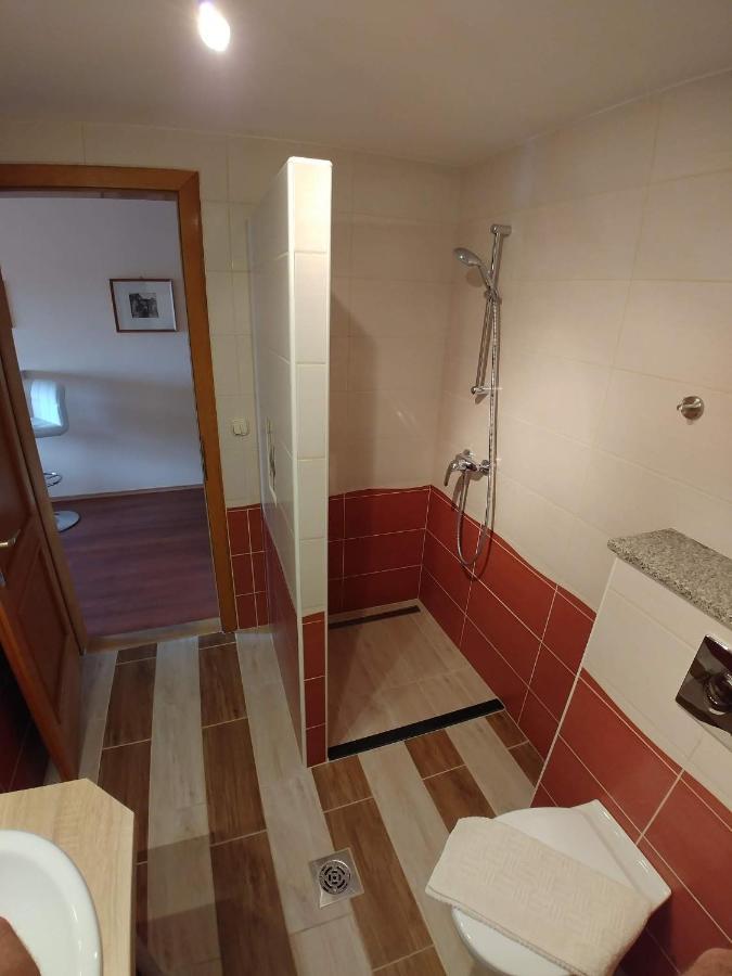 Ciklámen apartman Gyenesdiás Exterior foto