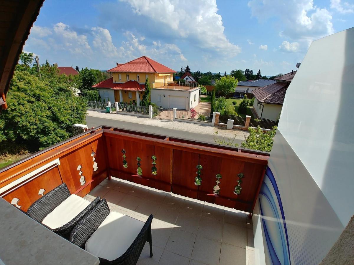 Ciklámen apartman Gyenesdiás Exterior foto